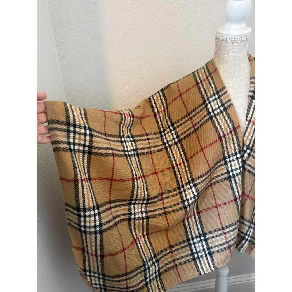 V Fraas Womens Poncho Cape Shawl Wrap One Size Tan Plaid Tartan Acrylic - Picture 3 of 5